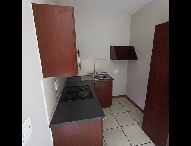 2 BEDROOM PROPERTY TO RENT IN DIE BULT